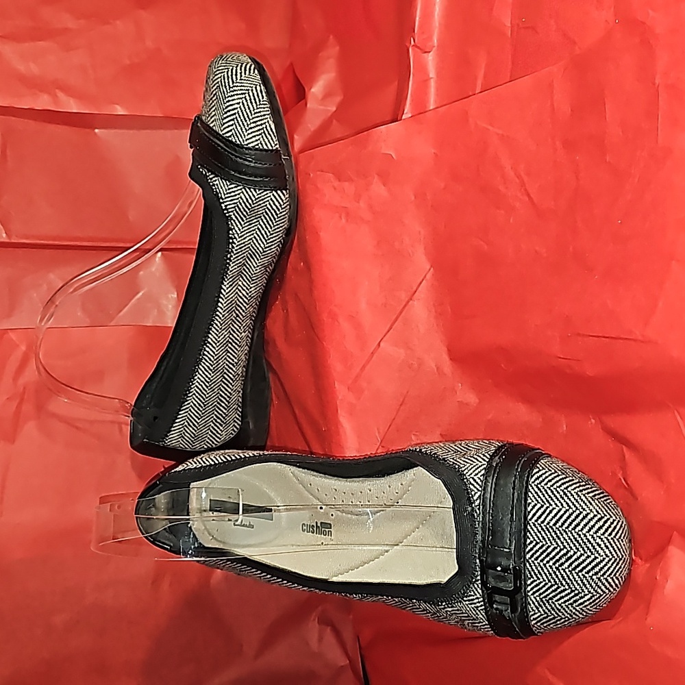 Clarks Collection Soft Cushion Insole Black/Gray Ballet Flats Comfy! CUTE 8 Wide
